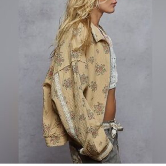 POL Floral Beige Bomber Jacket - Picture 3 of 10